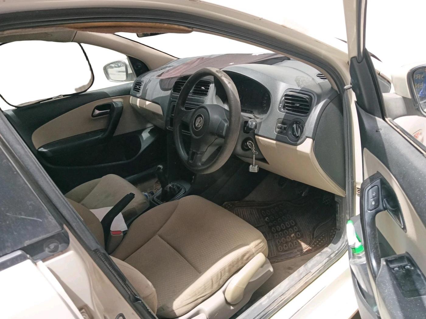 2011 Volkswagen Polo TRENDLINE 1.2L PETROL, Petrol, Manual, 1,00,000 km, interior