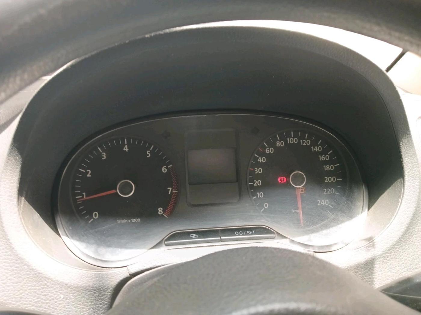 2011 Volkswagen Polo TRENDLINE 1.2L PETROL, Petrol, Manual, 1,00,000 km, interior