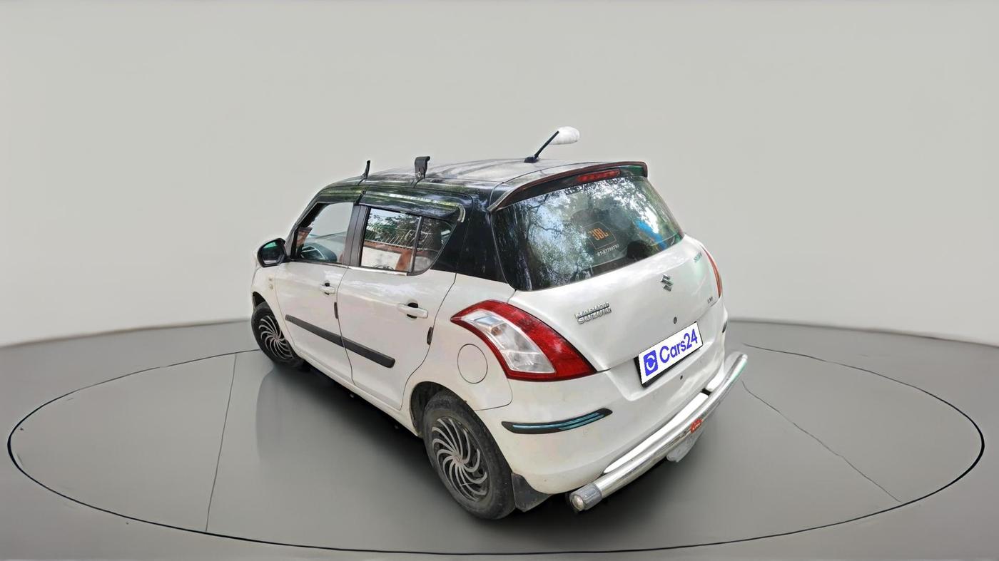 2016 Maruti Swift LXI (O), CNG, Manual, 1,00,188 km, exterior