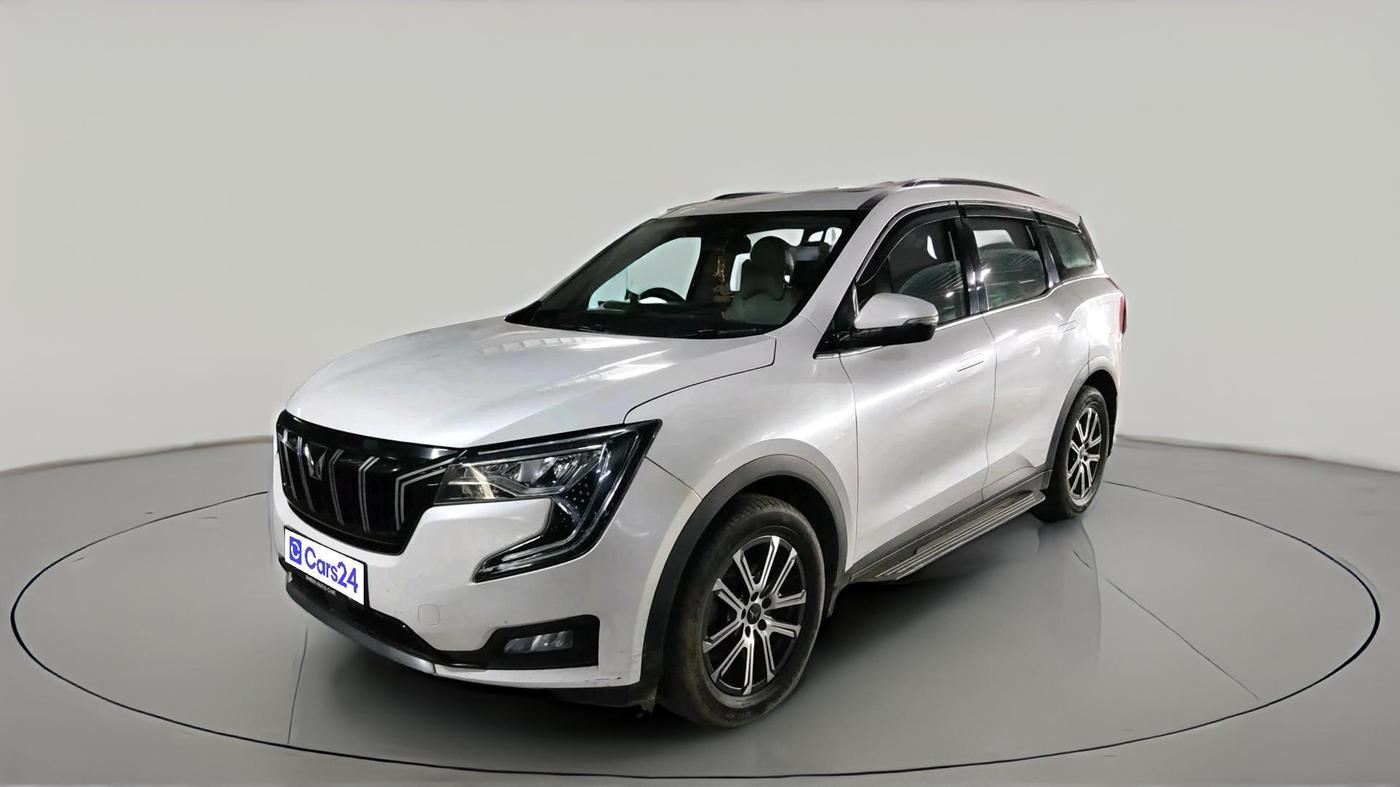 2023 Mahindra XUV700 AX 7 D MT 7 STR, Diesel, Manual, 1,39,207 km, exterior