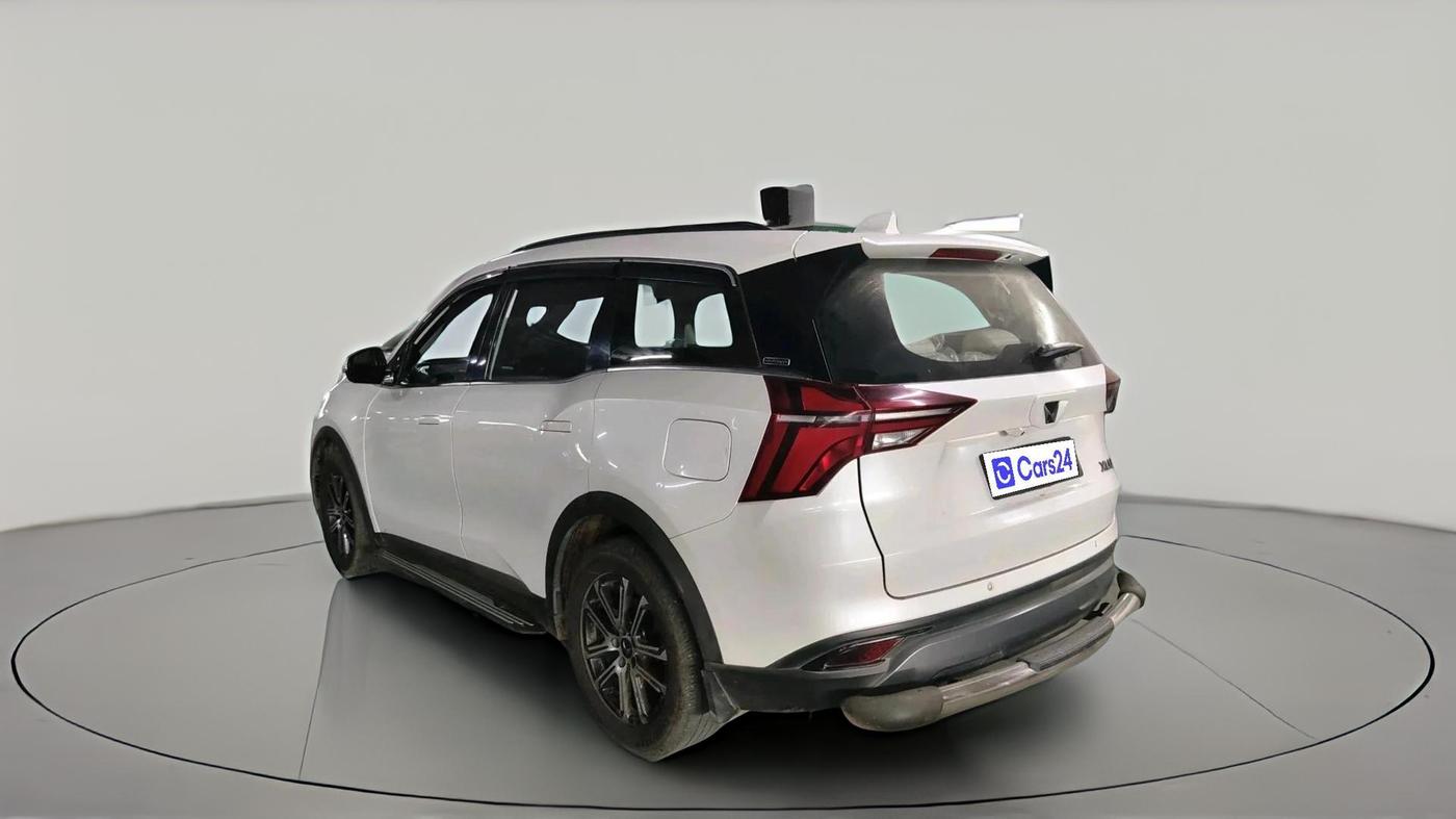 2023 Mahindra XUV700 AX 7 D MT 7 STR, Diesel, Manual, 1,39,207 km, exterior