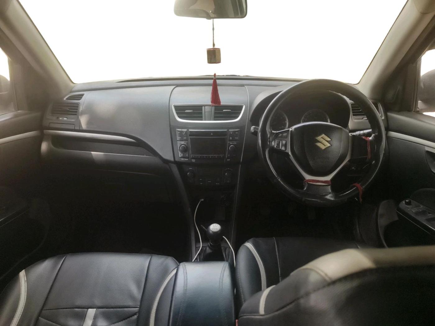 2012 Maruti Swift ZXI, CNG, Manual, 1,50,829 km, interior