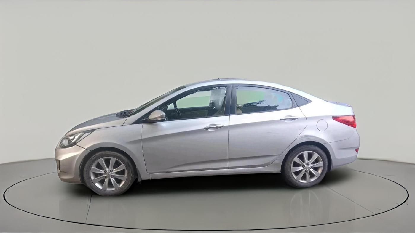 2011 Hyundai Verna FLUIDIC 1.6 VTVT SX, Petrol, Manual, 67,746 km, exterior