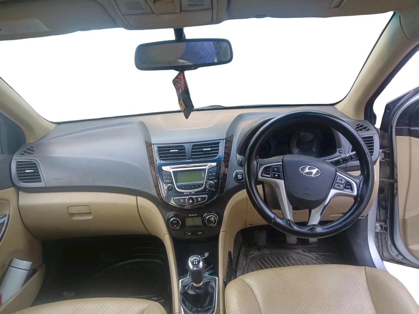 2011 Hyundai Verna FLUIDIC 1.6 VTVT SX, Petrol, Manual, 67,746 km, interior