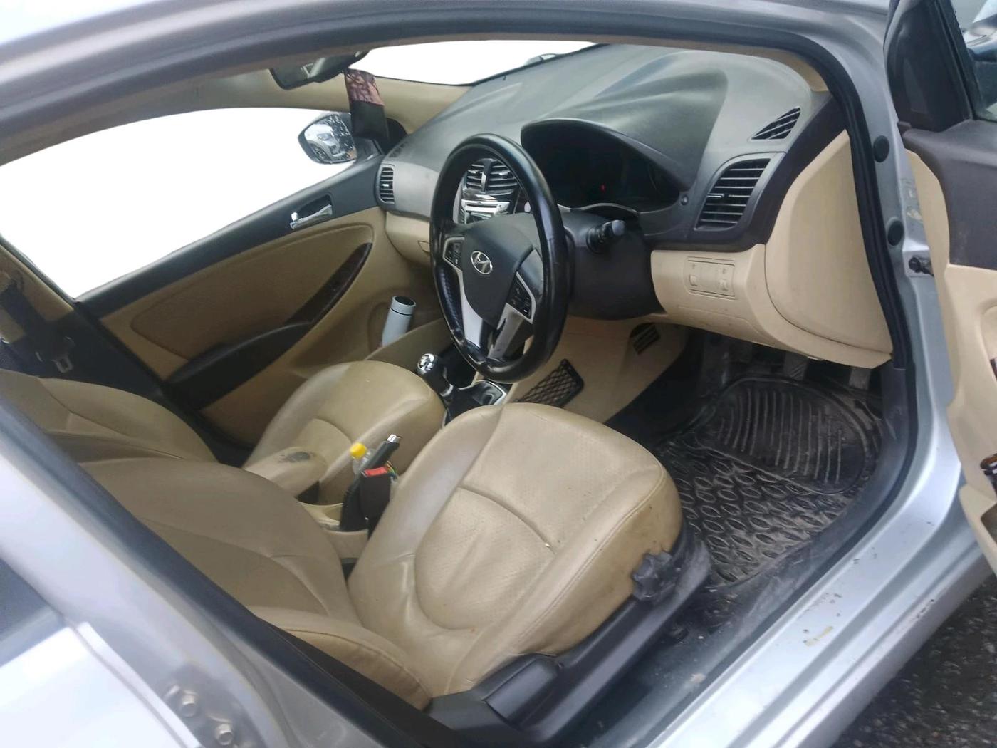 2011 Hyundai Verna FLUIDIC 1.6 VTVT SX, Petrol, Manual, 67,746 km, interior