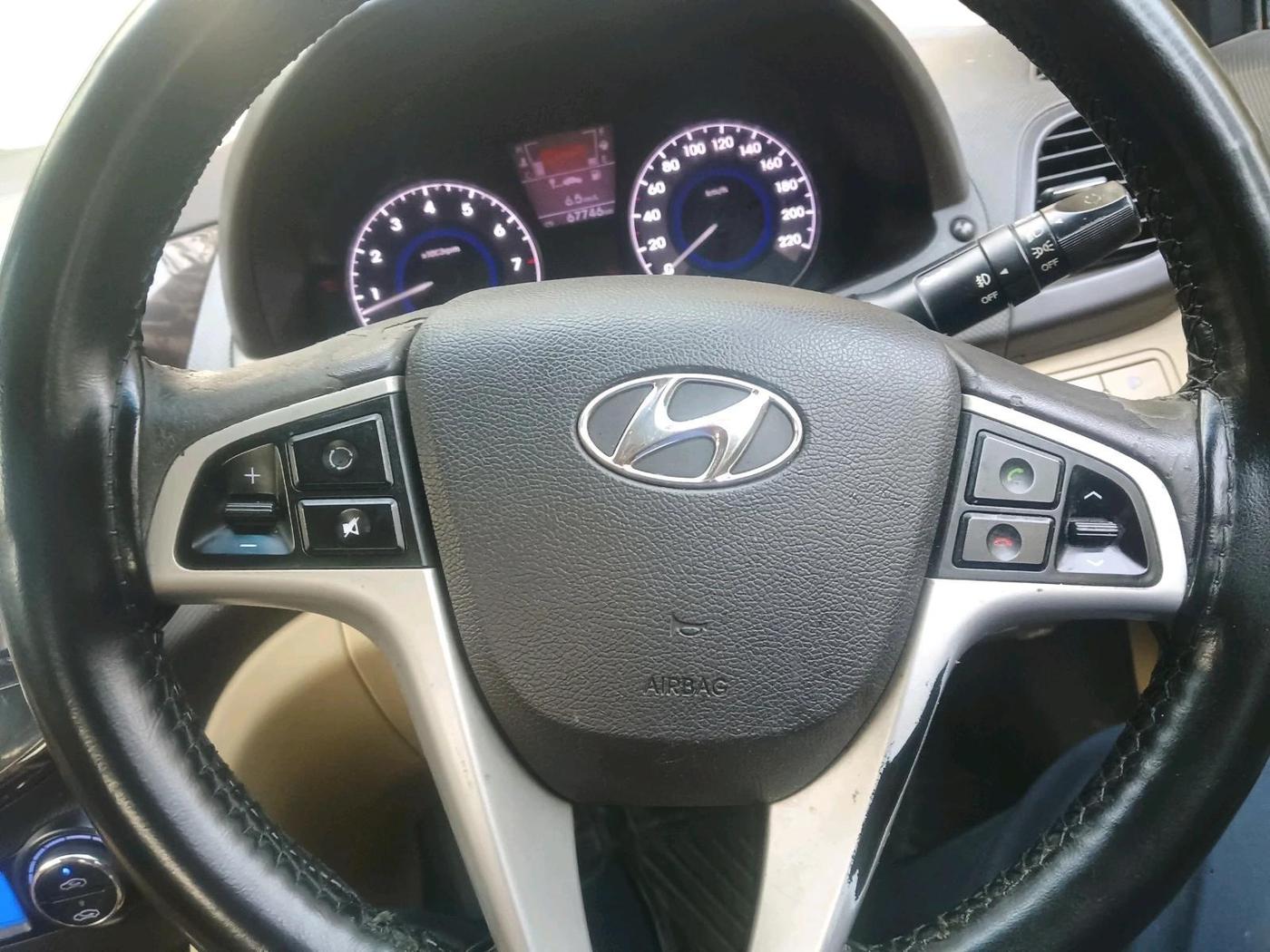 2011 Hyundai Verna FLUIDIC 1.6 VTVT SX, Petrol, Manual, 67,746 km, interior