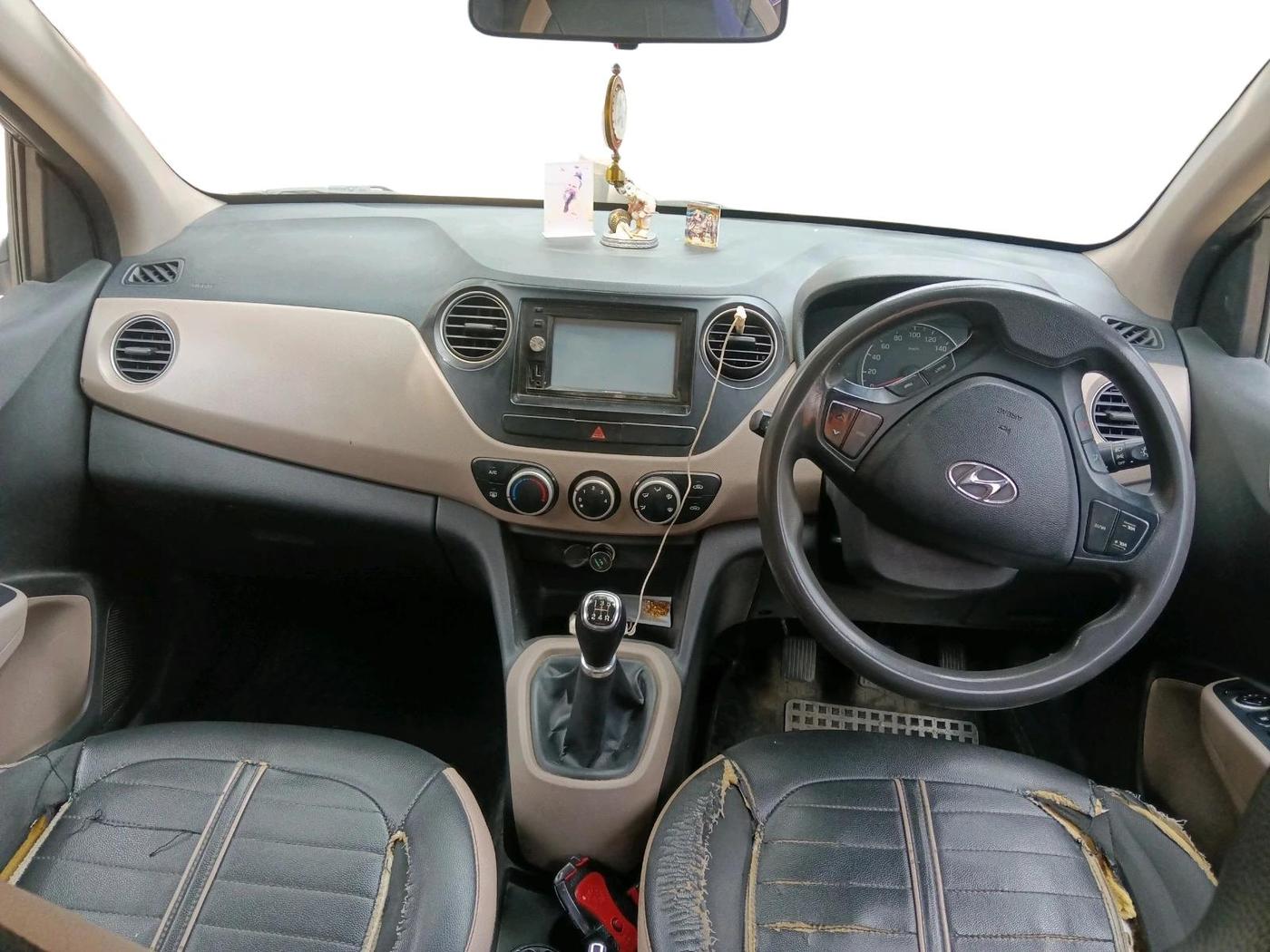 2016 Hyundai Grand i10 SPORTZ 1.2 KAPPA VTVT, CNG, Manual, 1,08,029 km, interior