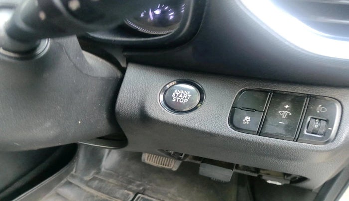 2021 Hyundai VENUE SX PLUS 1.0 TURBO DCT, Petrol, Automatic, 57,049 km, interior