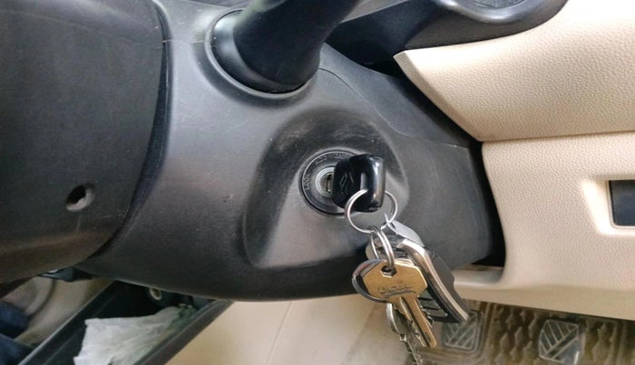 2017 Maruti Dzire LXI, Petrol, Manual, 59,672 km, interior