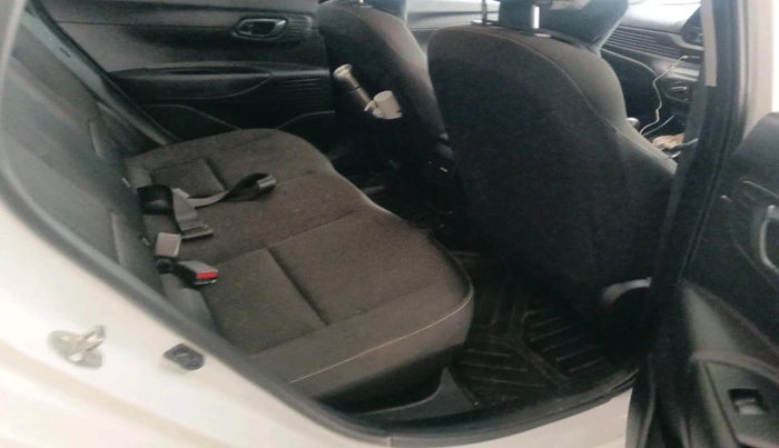 2022 Hyundai NEW I20 MAGNA 1.2 MT, Petrol, Manual, 22,091 km, interior