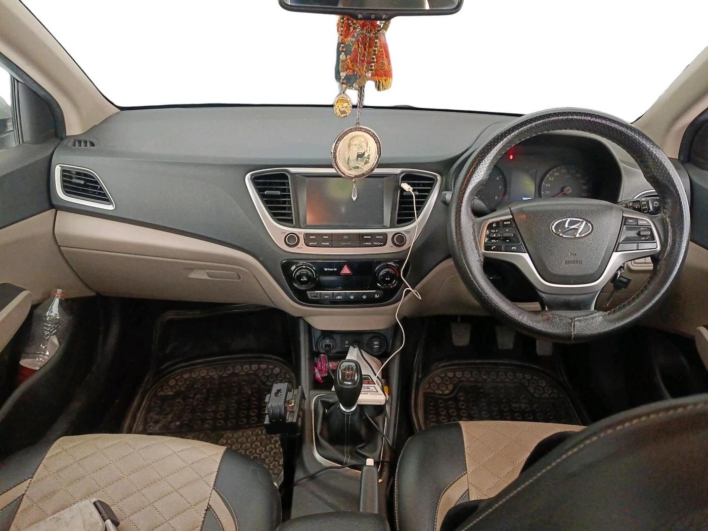 2017 Hyundai Verna 1.6 VTVT SX, Petrol, Manual, 70,669 km, interior