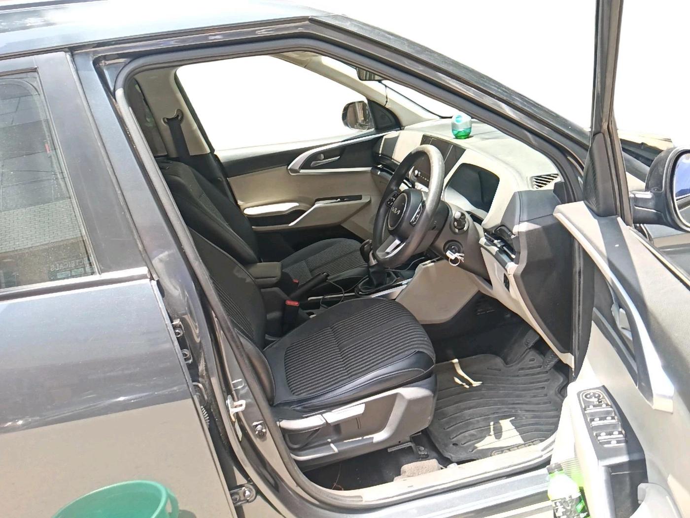 2023 KIA CARENS PRESTIGE 1.5 PETROL 7 STR, Petrol, Manual, 47,975 km, interior