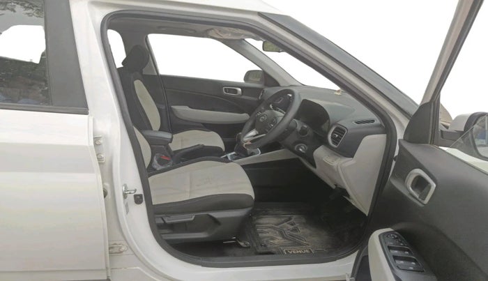 2024 Hyundai VENUE S (O) Plus 1.2 Petrol , Petrol, Manual, 6,799 km, interior