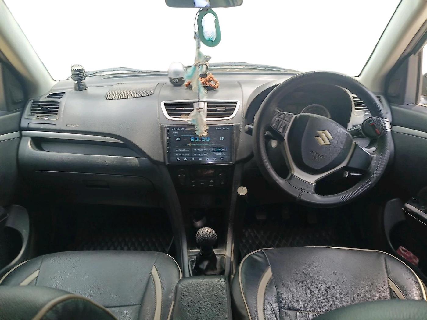 2014 Maruti Swift ZXI, CNG, Manual, 78,505 km, interior