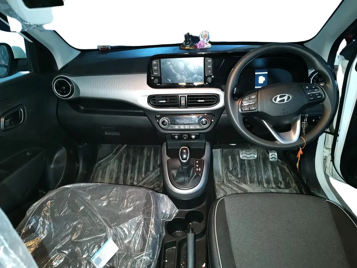 2025 Hyundai EXTER  SX 1.2 AMT, Petrol, Automatic, 2,831 km, interior