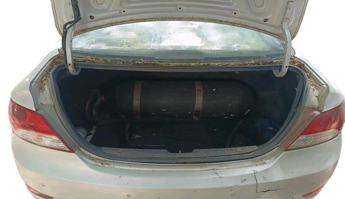 2012 Hyundai Verna FLUIDIC 1.6 VTVT SX, CNG, Manual, 1,37,000 km, exterior