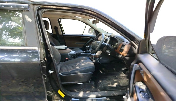 2023 Mahindra SCORPIO-N Z2 PETROL MT 7 STR, Petrol, Manual, 23,852 km, interior