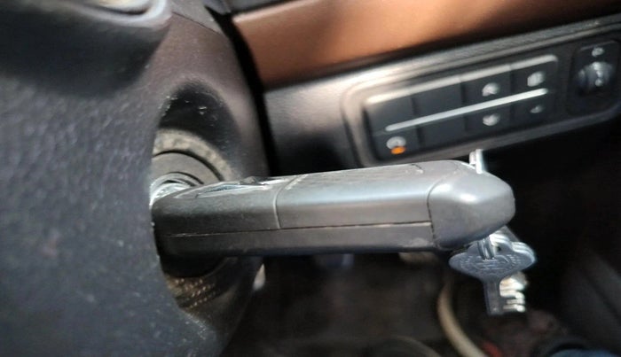 2023 Mahindra SCORPIO-N Z2 PETROL MT 7 STR, Petrol, Manual, 23,852 km, interior