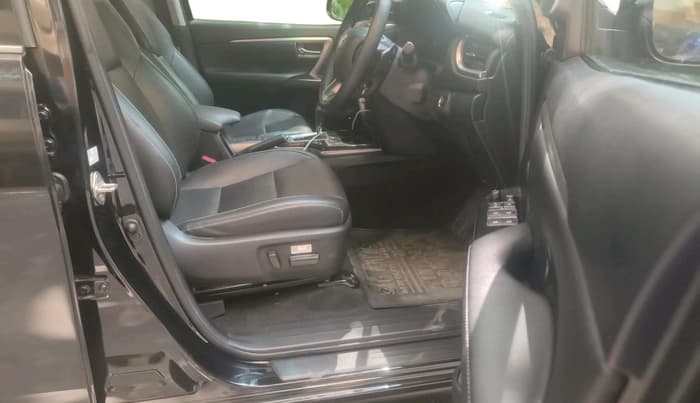 2024 Toyota Fortuner 4X2 AT 2.7 PETROL, Petrol, Automatic, 47,792 km, interior