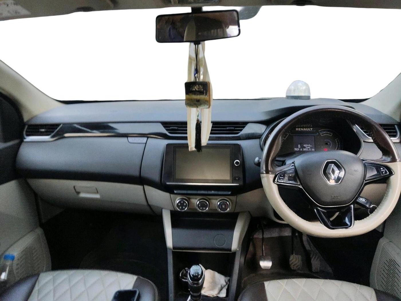 2022 Renault TRIBER RXT, Petrol, Manual, 46,949 km, interior