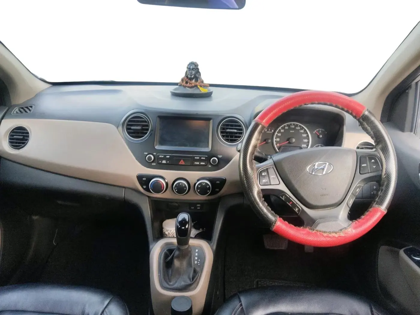 2018 Hyundai Grand i10 SPORTZ AT 1.2 KAPPA VTVT, Petrol, Automatic, 70,385 km, interior