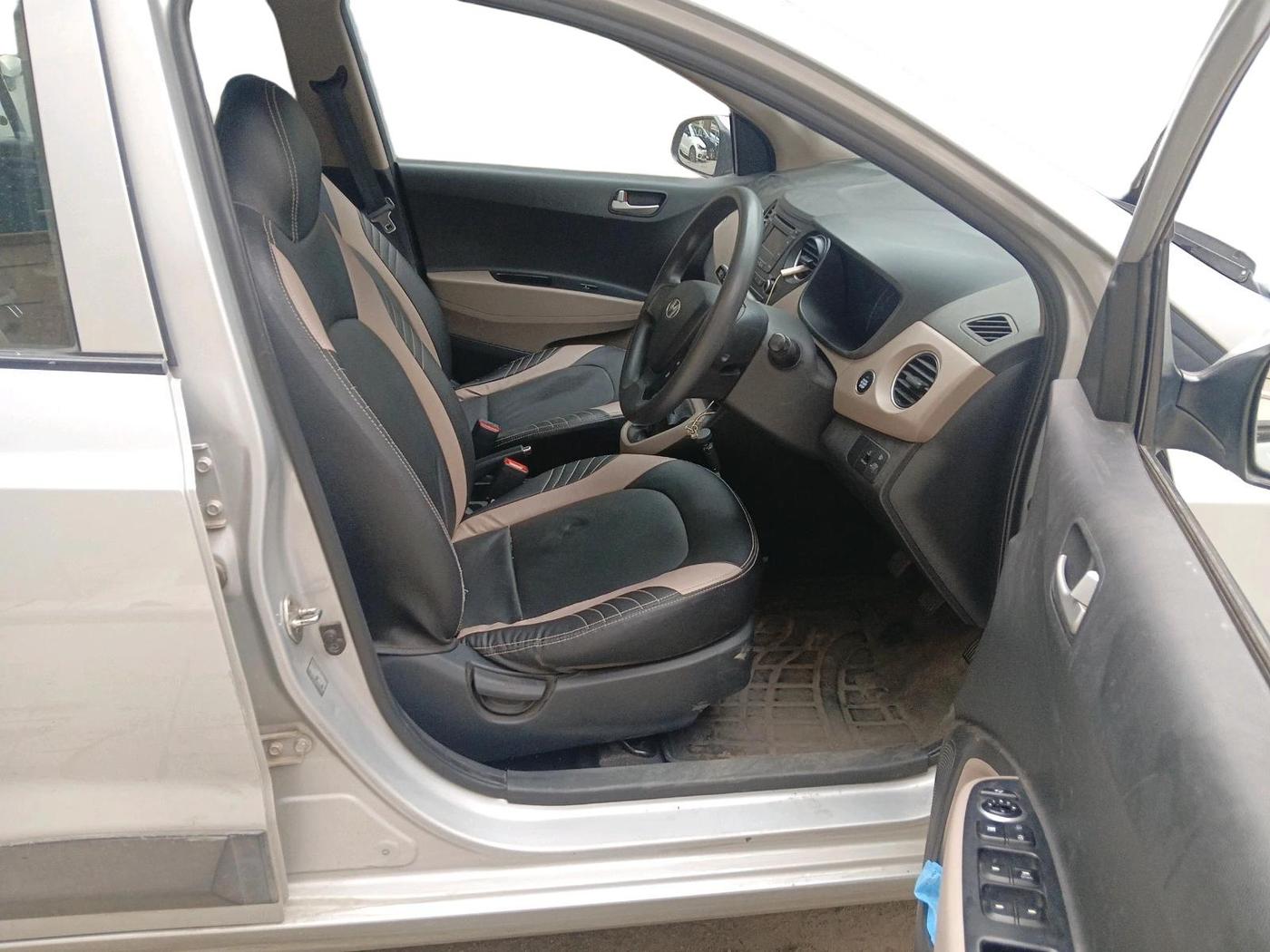 2014 Hyundai Grand i10 SPORTZ 1.2 KAPPA VTVT, Petrol, Manual, 52,855 km, interior