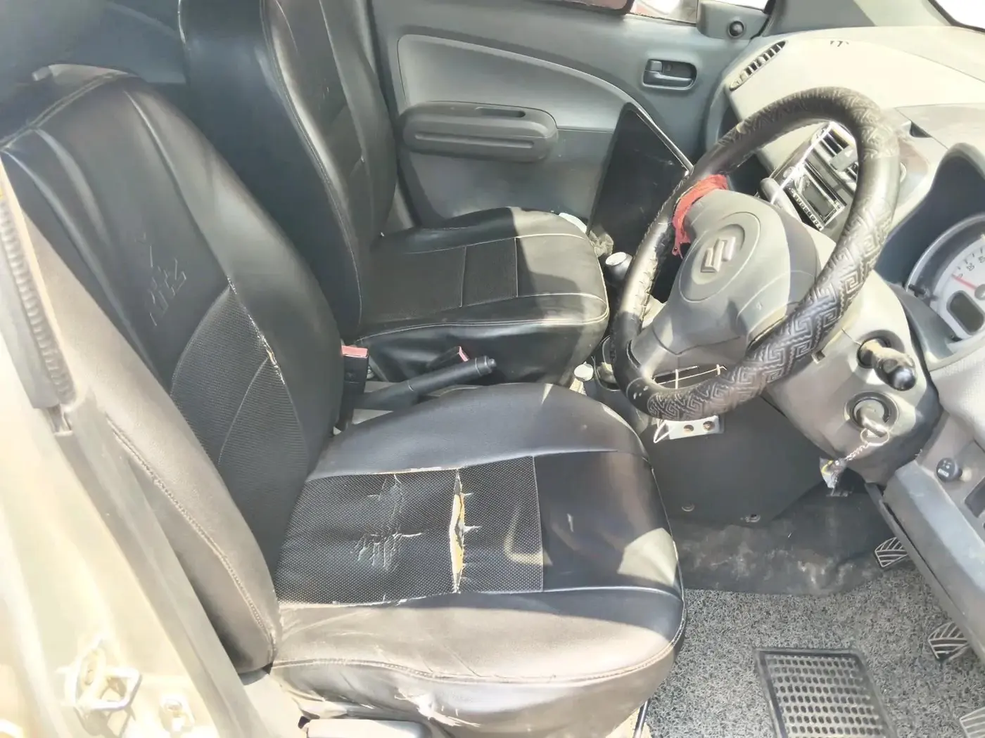 2011 Maruti Ritz LXI, CNG, Manual, 87,482 km, interior