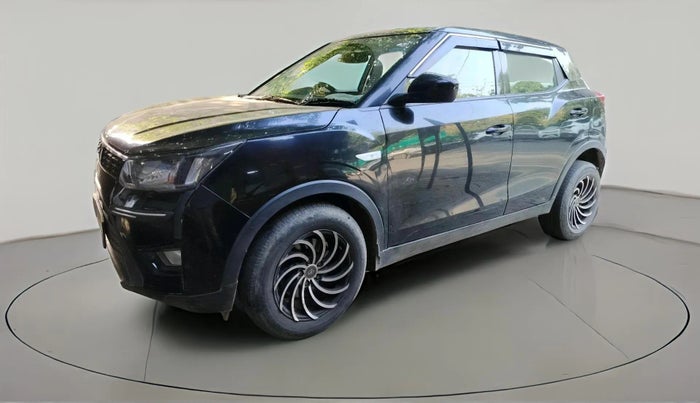 2023 Mahindra XUV300 W4 1.2 PETROL, Petrol, Manual, 1,09,676 km, exterior