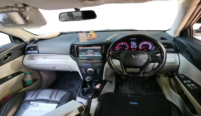 2023 Mahindra XUV300 W4 1.2 PETROL, Petrol, Manual, 1,09,676 km, interior