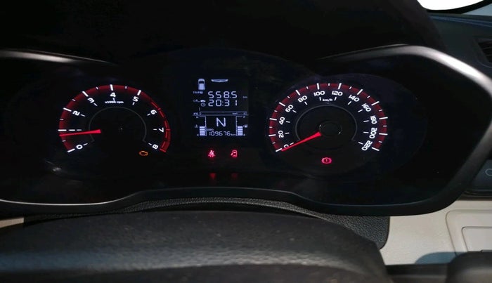 2023 Mahindra XUV300 W4 1.2 PETROL, Petrol, Manual, 1,09,676 km, interior