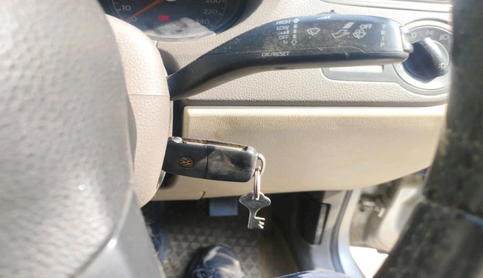 2011 Volkswagen Vento HIGHLINE PETROL AT, Petrol, Automatic, 58,700 km, interior