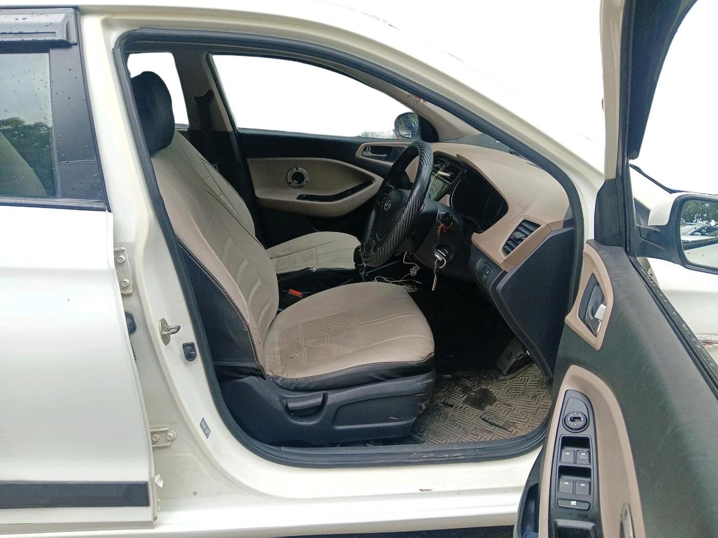 2019 Hyundai Elite i20 MAGNA PLUS 1.2, Petrol, Manual, 1,00,924 km, interior