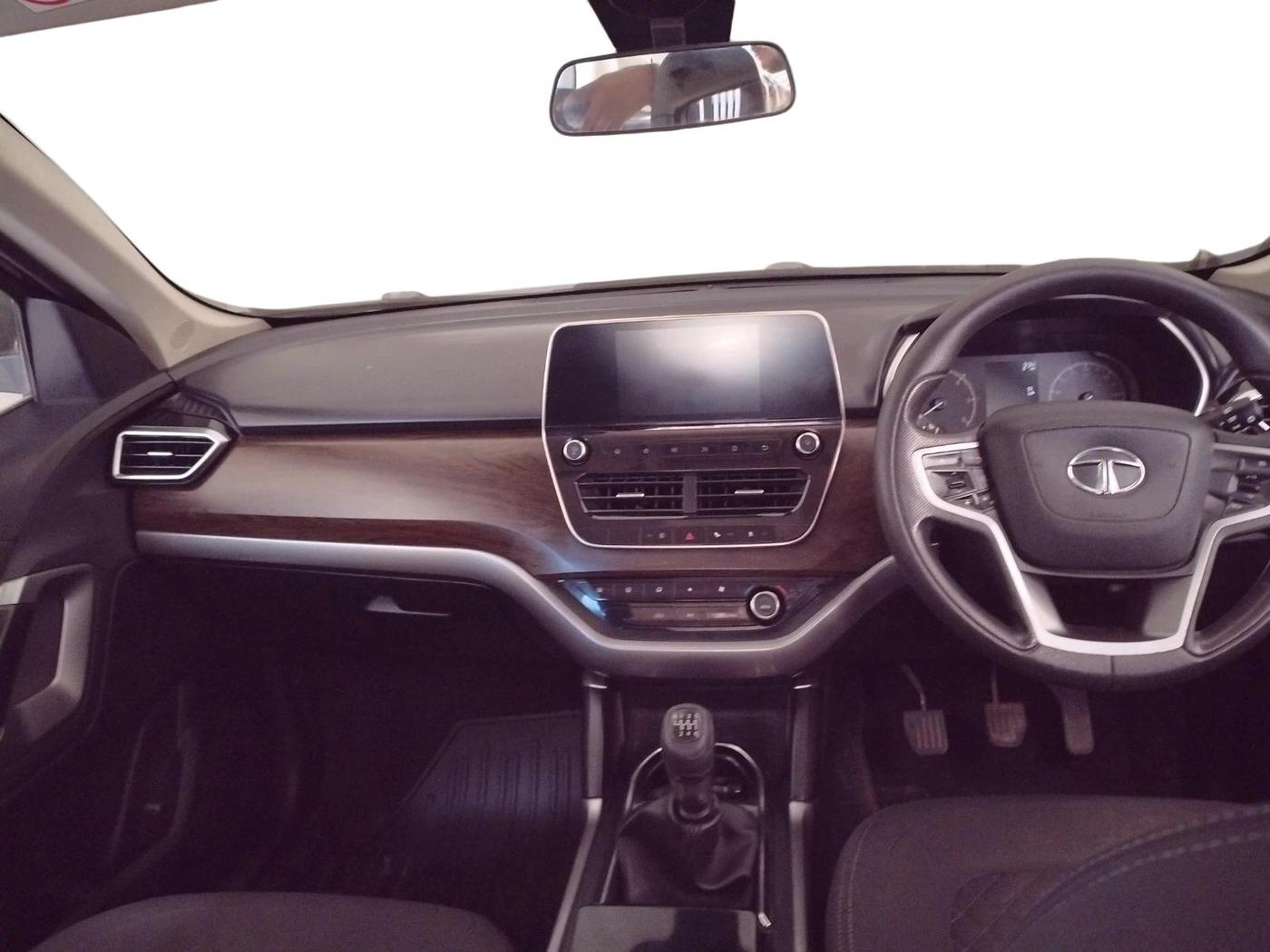 2019 Tata Harrier XT 2.0L KRYOTEC, Diesel, Manual, 1,05,680 km, interior