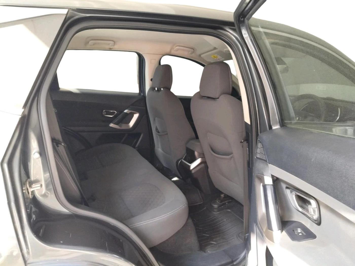 2019 Tata Harrier XT 2.0L KRYOTEC, Diesel, Manual, 1,05,680 km, interior