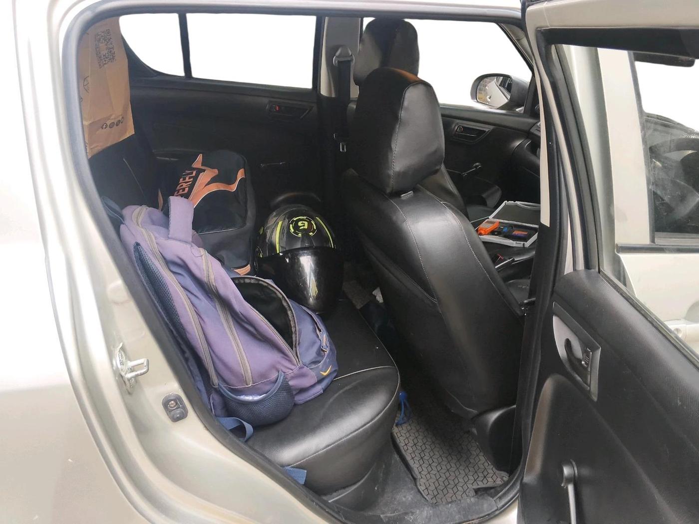 2014 Maruti Swift LXI, Petrol, Manual, 1,45,250 km, interior