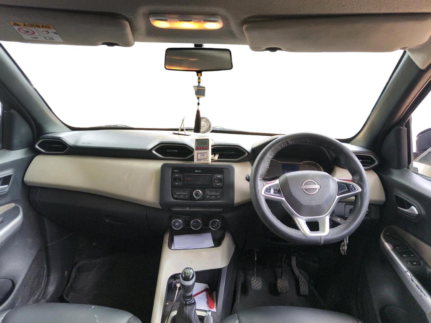 2022 Nissan MAGNITE XL, CNG, Manual, 1,25,205 km, interior