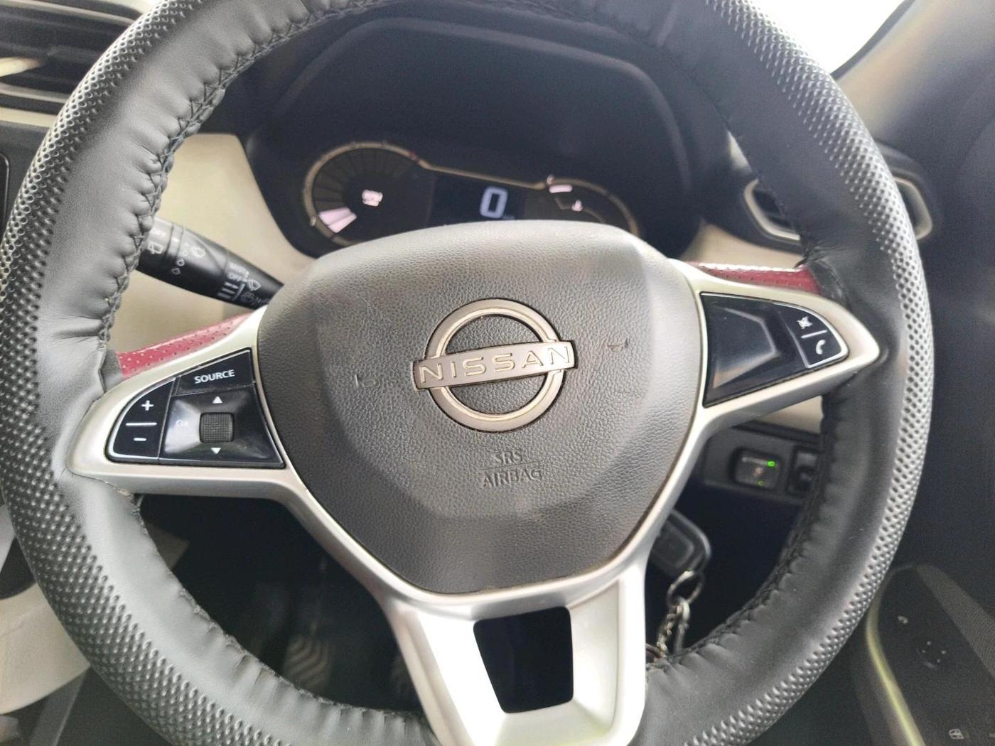 2022 Nissan MAGNITE XL, CNG, Manual, 1,25,205 km, interior