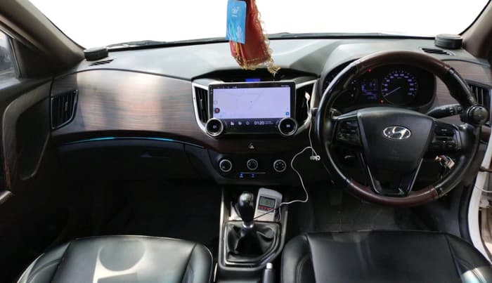 2017 Hyundai Creta E PLUS 1.6 PETROL, CNG, Manual, 1,41,977 km, interior