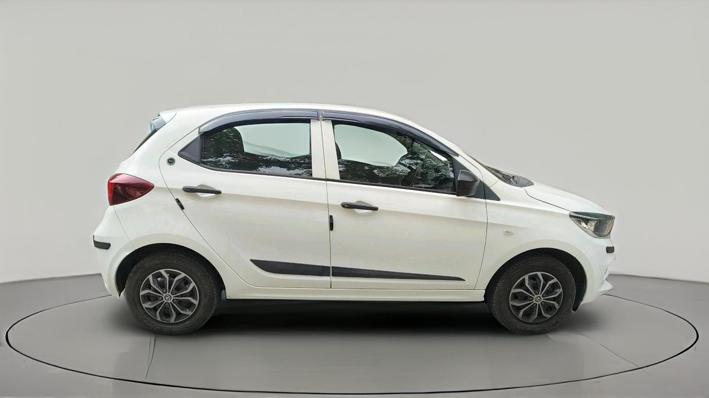 2024 Tata Tiago XE PETROL, Petrol, Manual, 11,348 km, exterior