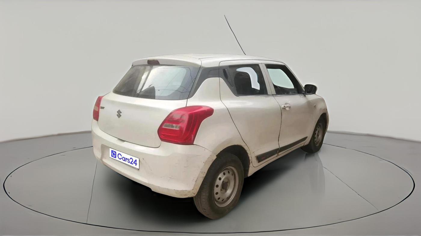 2018 Maruti Swift LXI, CNG, Manual, 98,081 km, exterior