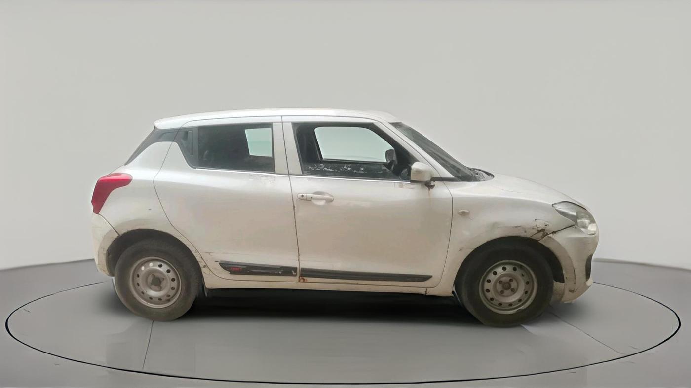 2018 Maruti Swift LXI, CNG, Manual, 98,081 km, exterior