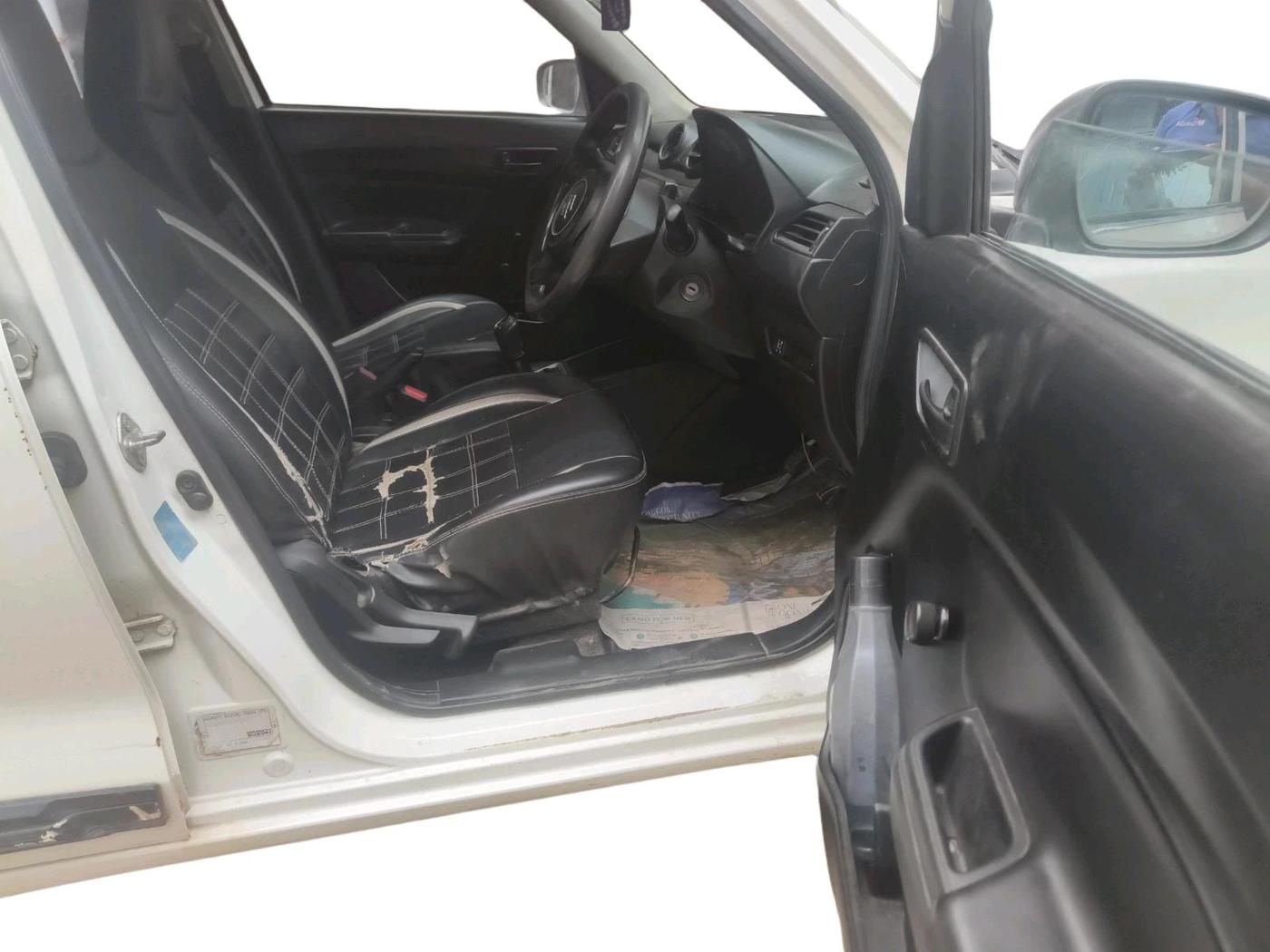 2018 Maruti Swift LXI, CNG, Manual, 98,081 km, interior