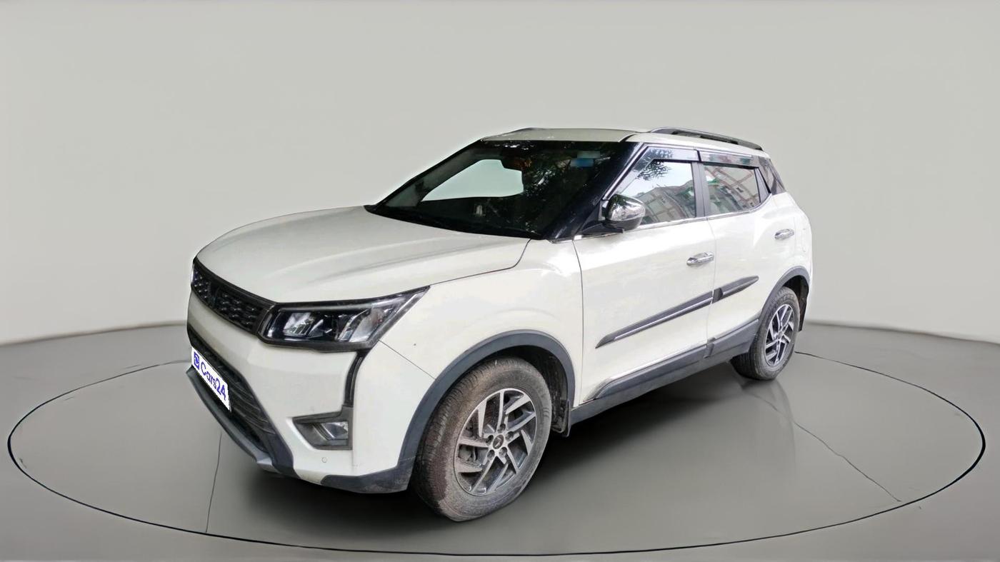 2022 Mahindra XUV300 W8 (O) 1.2 PETROL AMT, Petrol, Automatic, 7,675 km, exterior