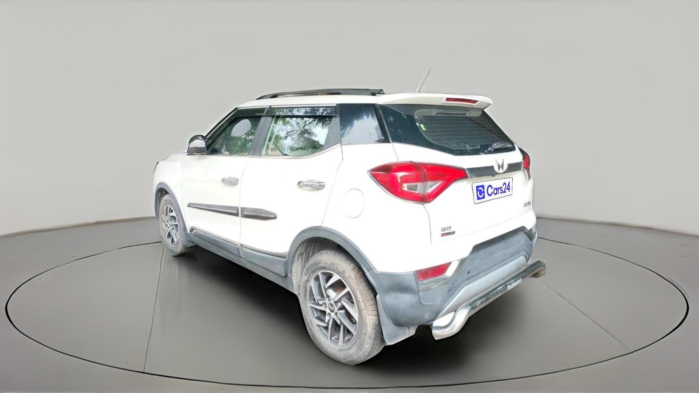 2022 Mahindra XUV300 W8 (O) 1.2 PETROL AMT, Petrol, Automatic, 7,675 km, exterior