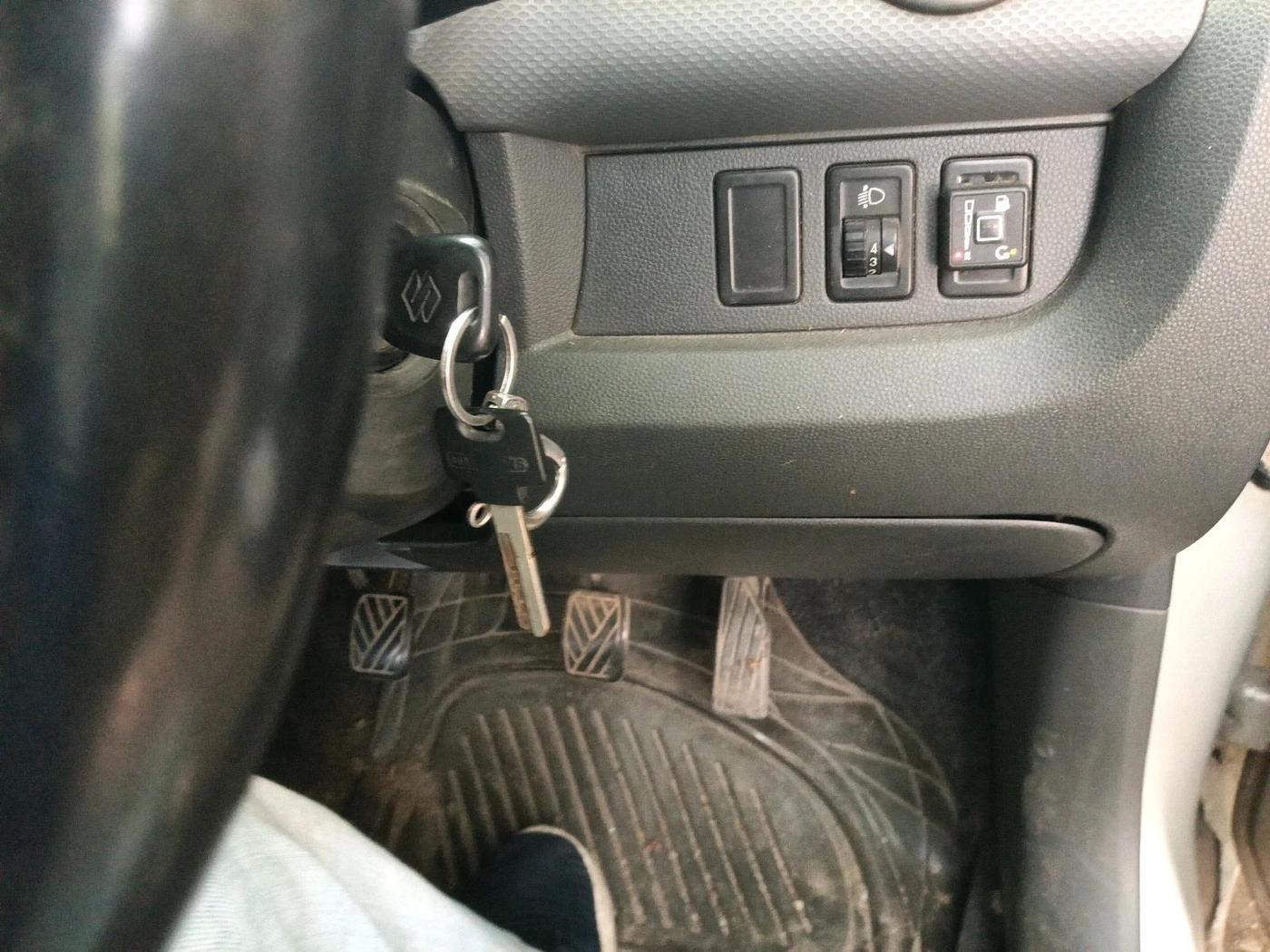 2011 Maruti Ritz LXI, CNG, Manual, 1,02,288 km, interior