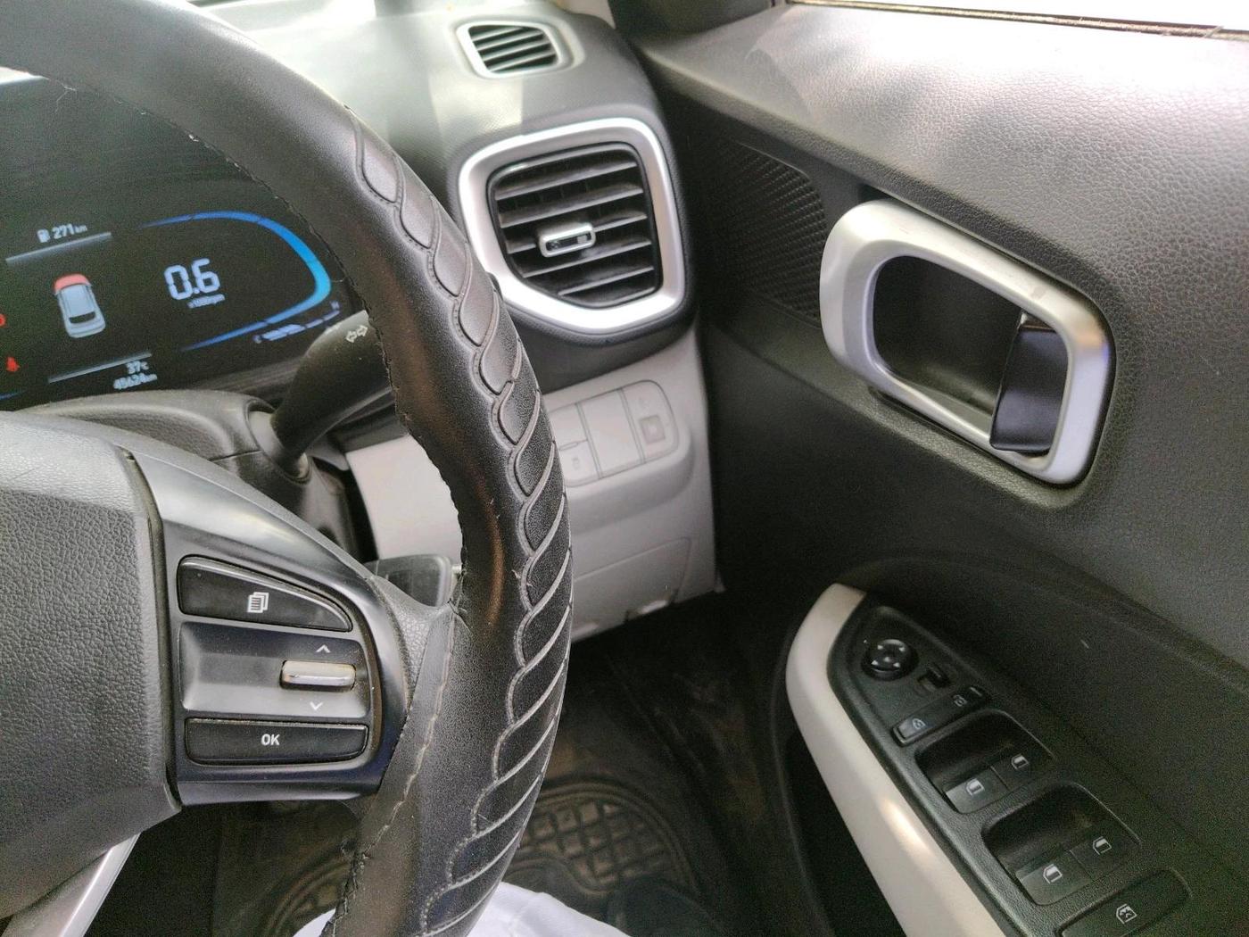 2023 Hyundai VENUE S 1.2, Petrol, Manual, 45,624 km, interior