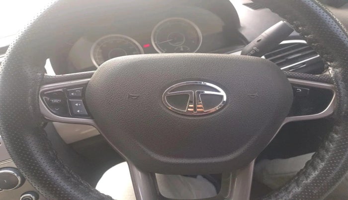 2017 Tata Safari Storme 2.2 EX 4X2, Diesel, Manual, 1,09,941 km, interior