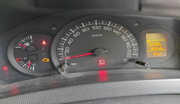 2017 Maruti Swift LXI (O), CNG, Manual, 90,946 km, interior