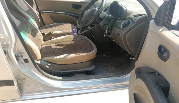 2013 Hyundai i10 ERA 1.1, CNG, Manual, 1,29,488 km, interior