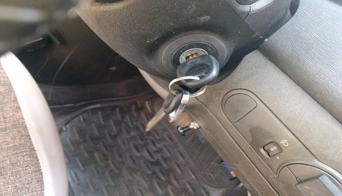 2013 Hyundai i10 ERA 1.1, CNG, Manual, 1,29,488 km, interior